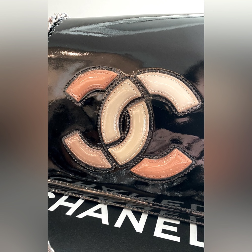 CHANEL Black Patent Leather Crossbody with Beige and Tan CC Patch - Picture 13 of 14